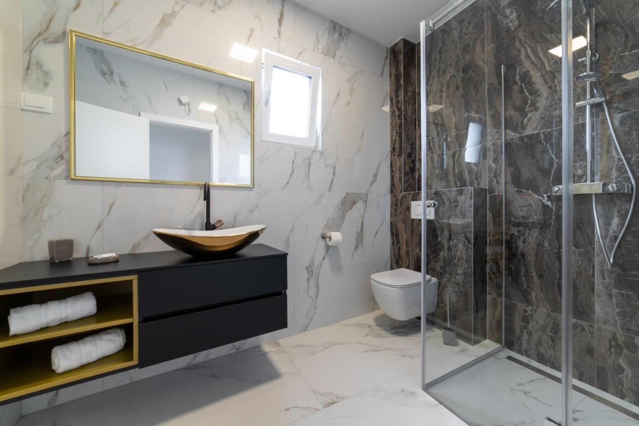 Luxury Apartment Vagabundo 2 Free Parking Trogir Exterior photo